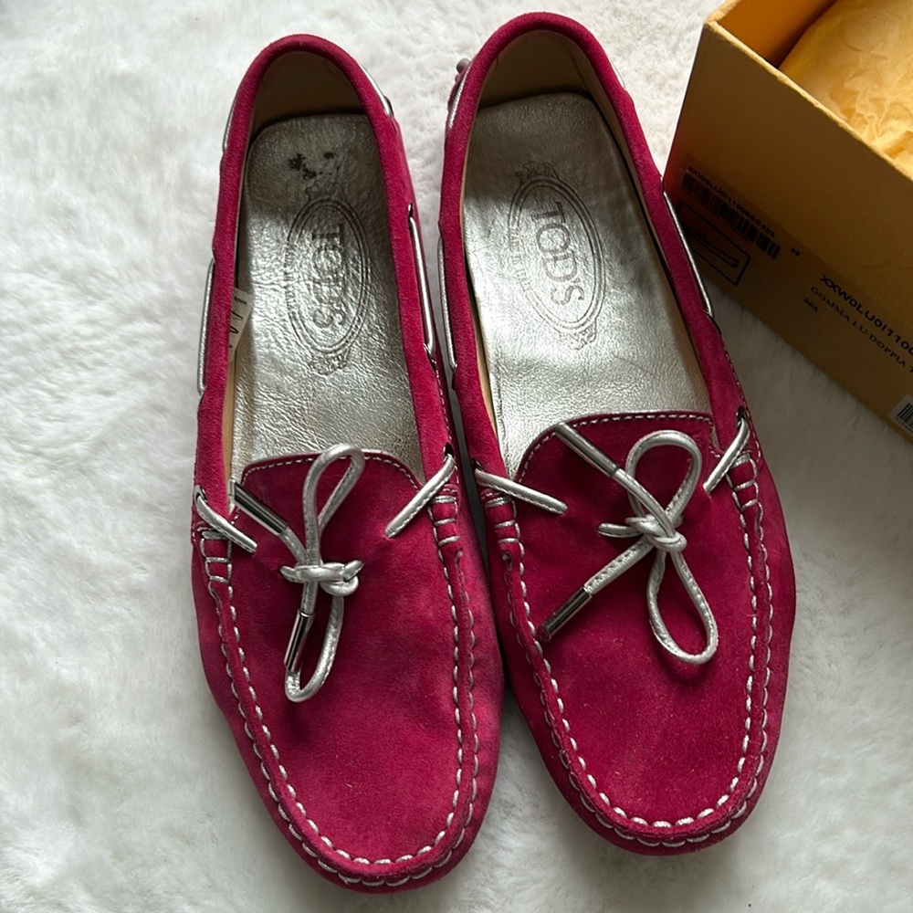 Tod’s pink suede driving moccasin - size 38, good condition